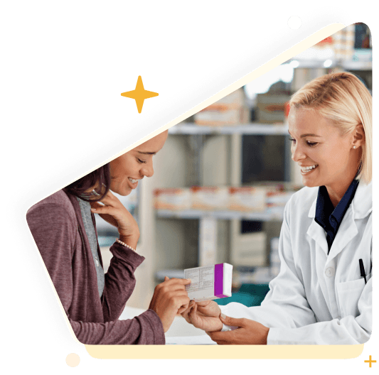 Farmaceutica atiende a cliente